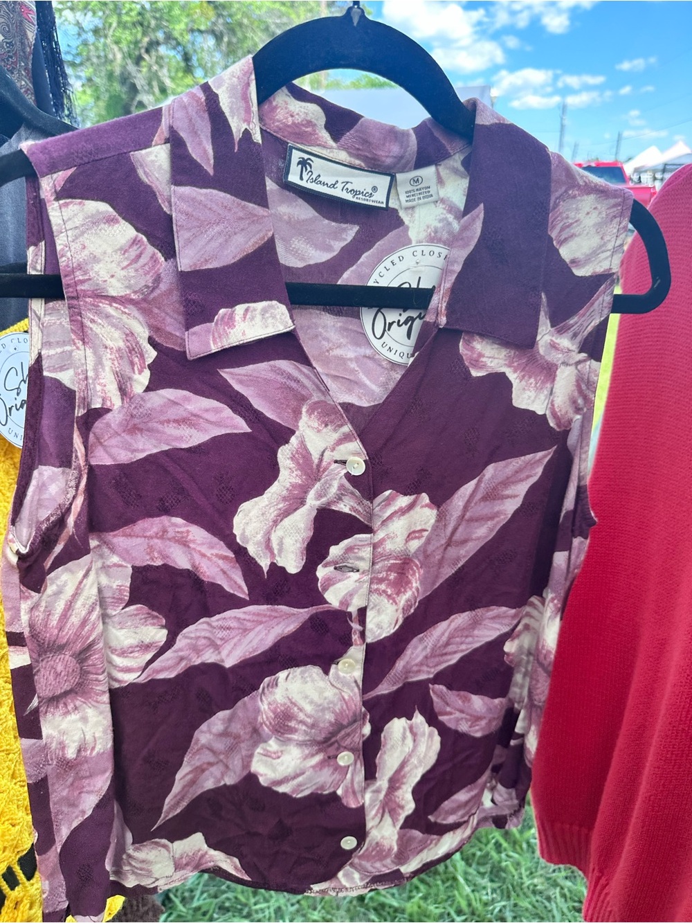 Sleeveless Floral Button-Front Top - Plum/Pink